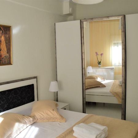 Aigaiou House Apartment Tesalonika Bagian luar foto