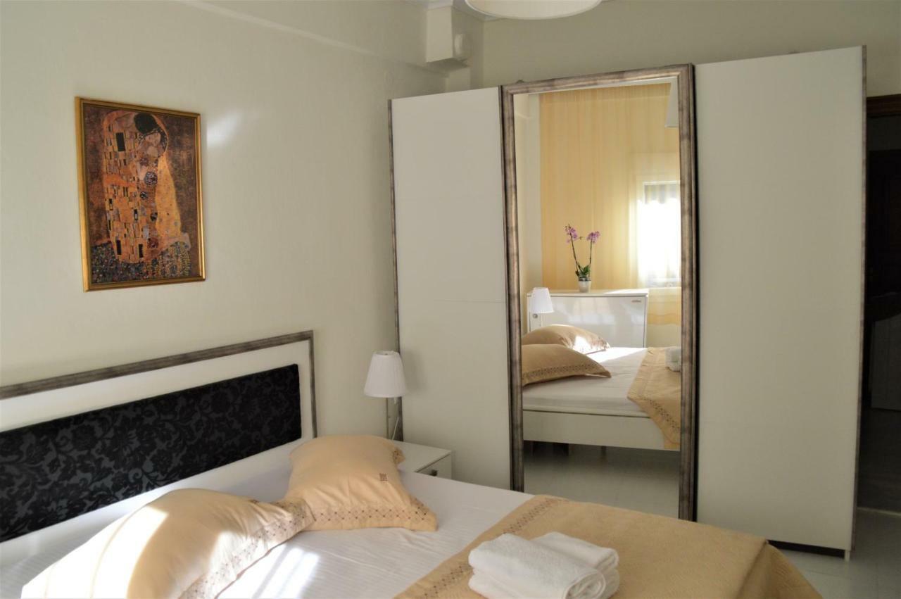 Aigaiou House Apartment Tesalonika Bagian luar foto